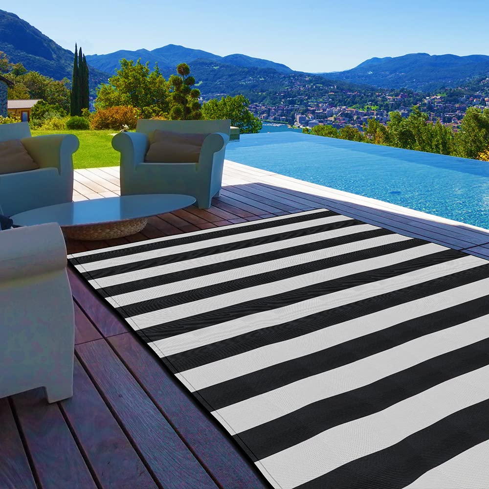 Pcinfuns 6'x9' outdoor rug in black and white pattern