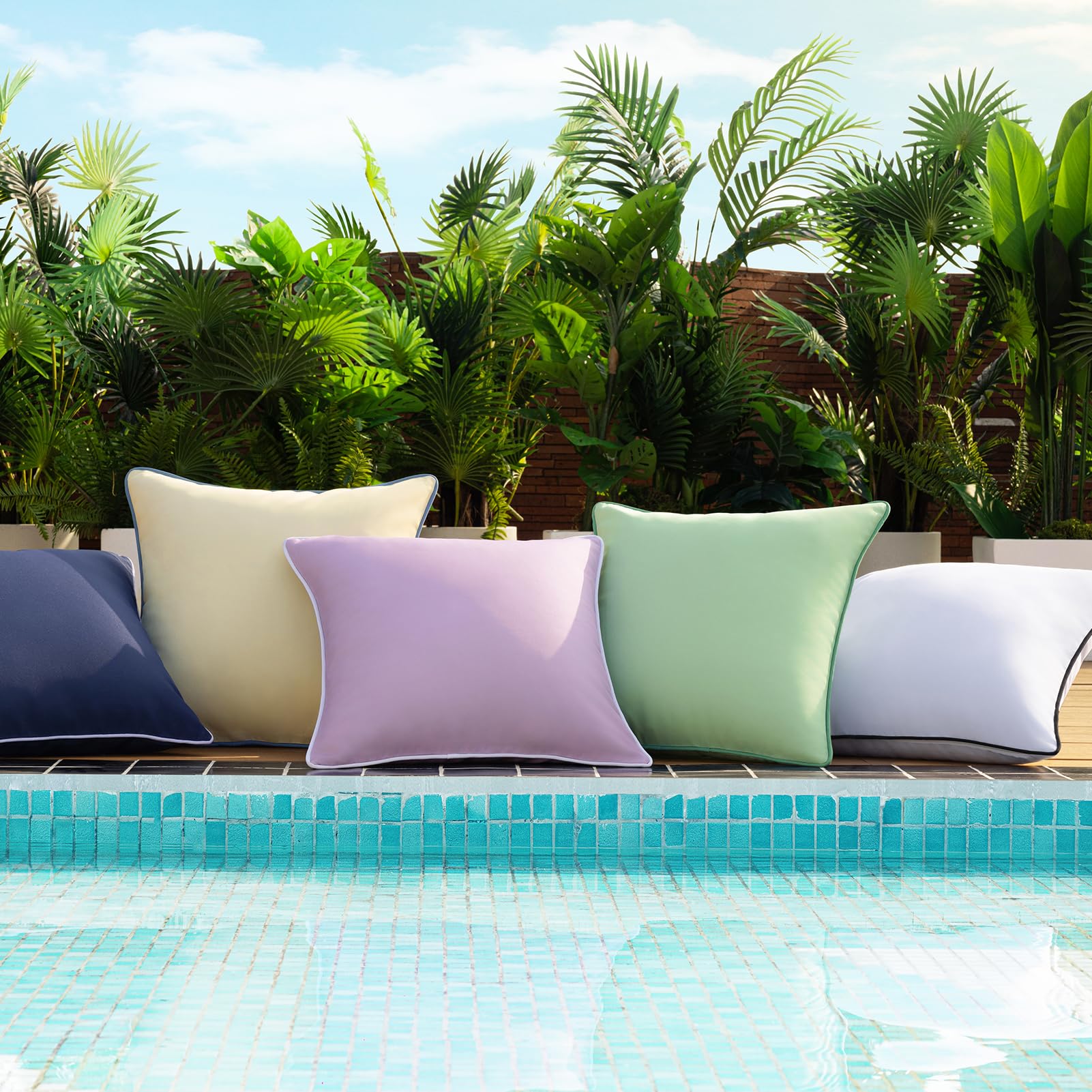 Phantoscope pillow cover showcasing machine wash care instructions