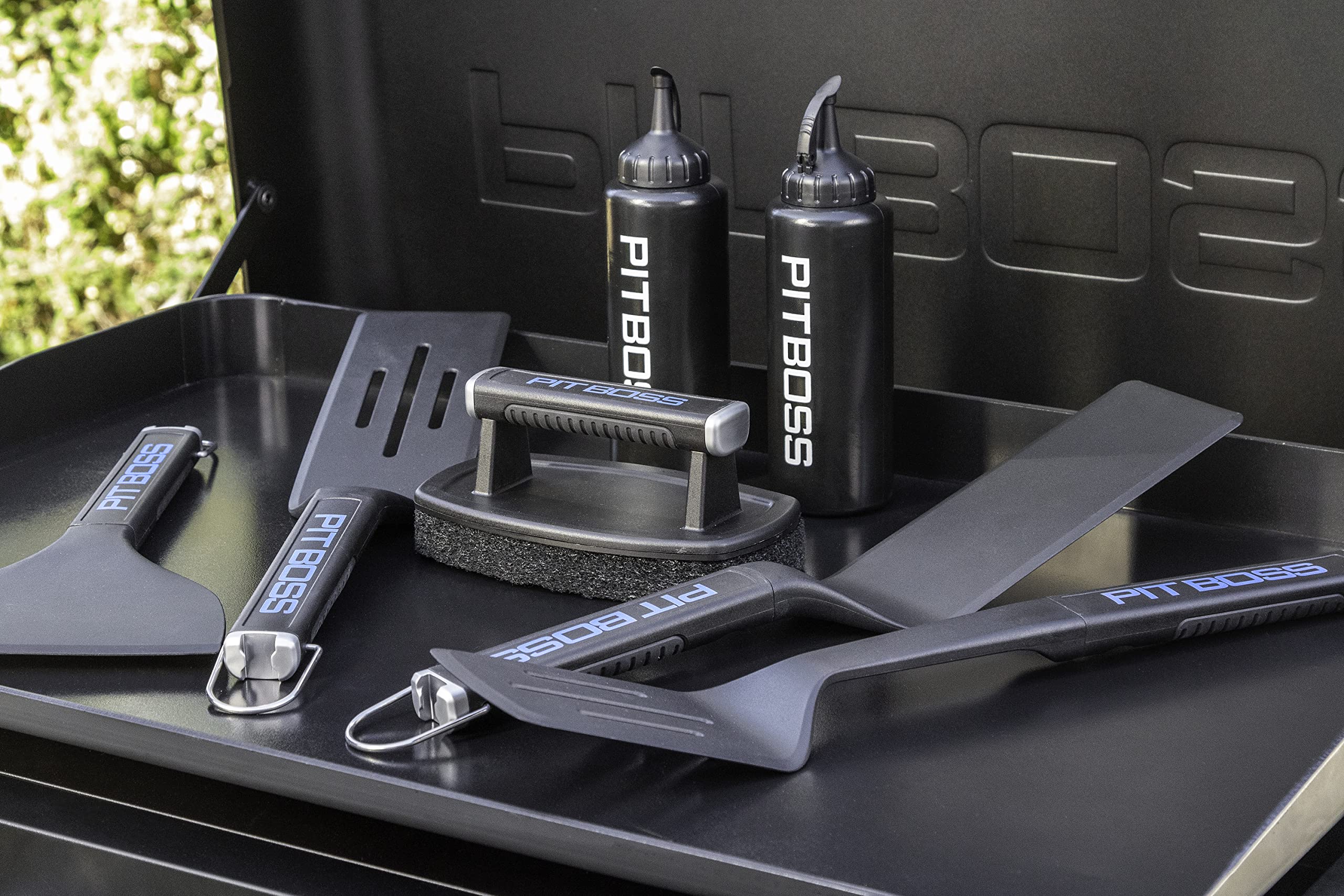 PIT BOSS cleaning brush included in the griddle tool kit
