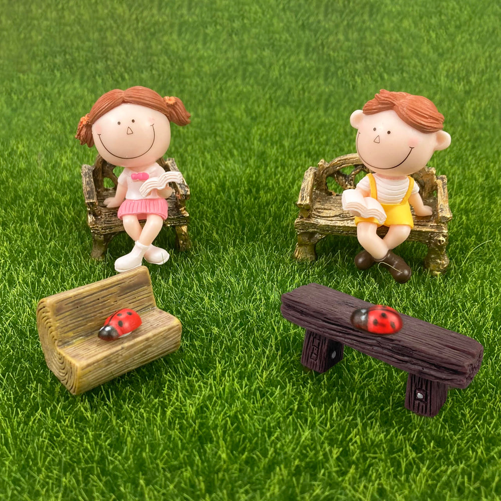 PIVNASY Miniature Table and Chairs Set in a fairy garden