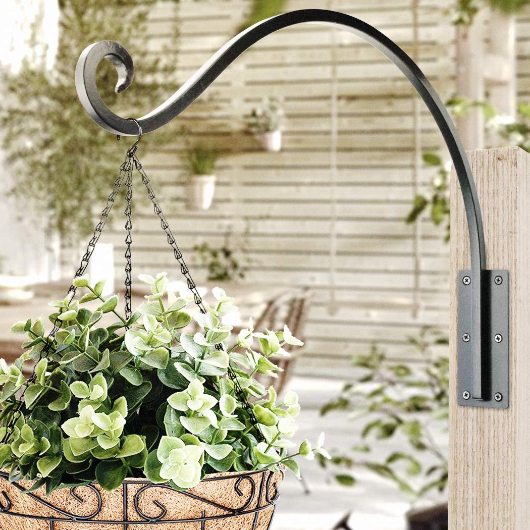 Qiang Ni 22-inch plant hanger with flower basket attached