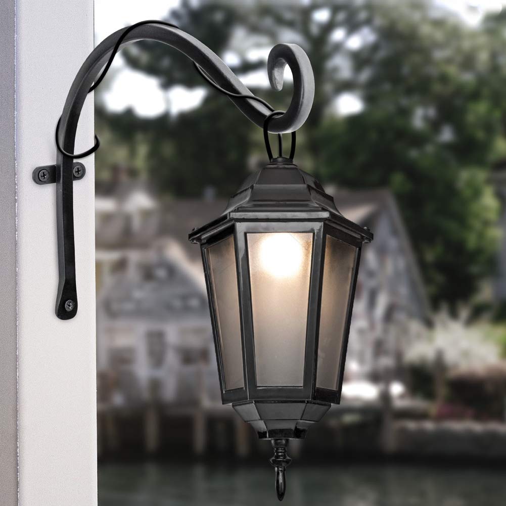 Qiang Ni hooks with wind chime outdoors
