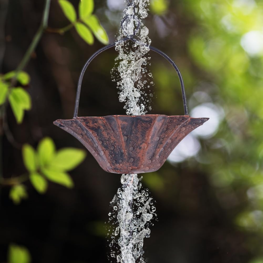 Qipade rain chain with water flowing down