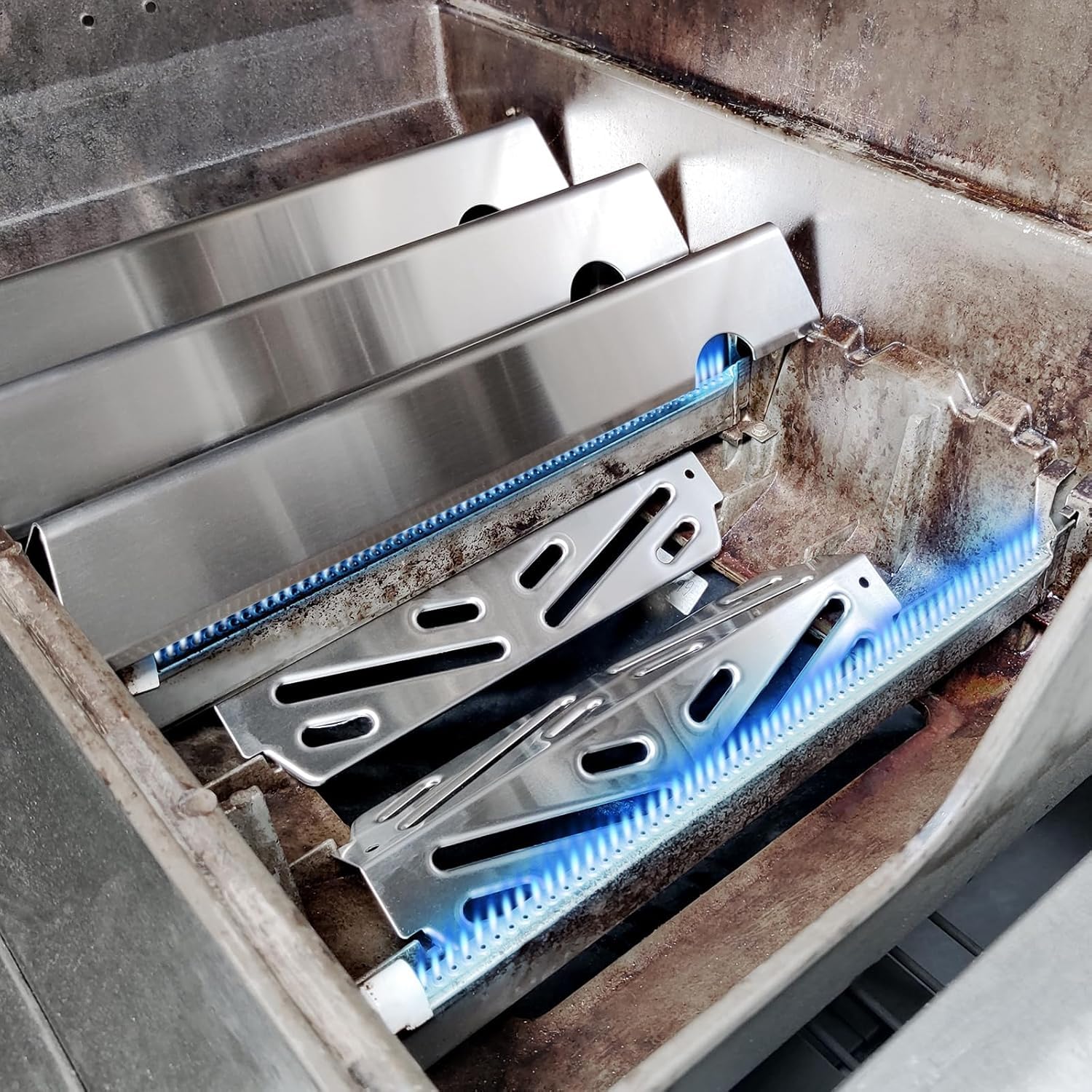 QuliMetal flavorizer bars and deflectors set on grill