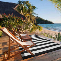 Reversible design of Strickland Home Outdoor Rug 6'x9'