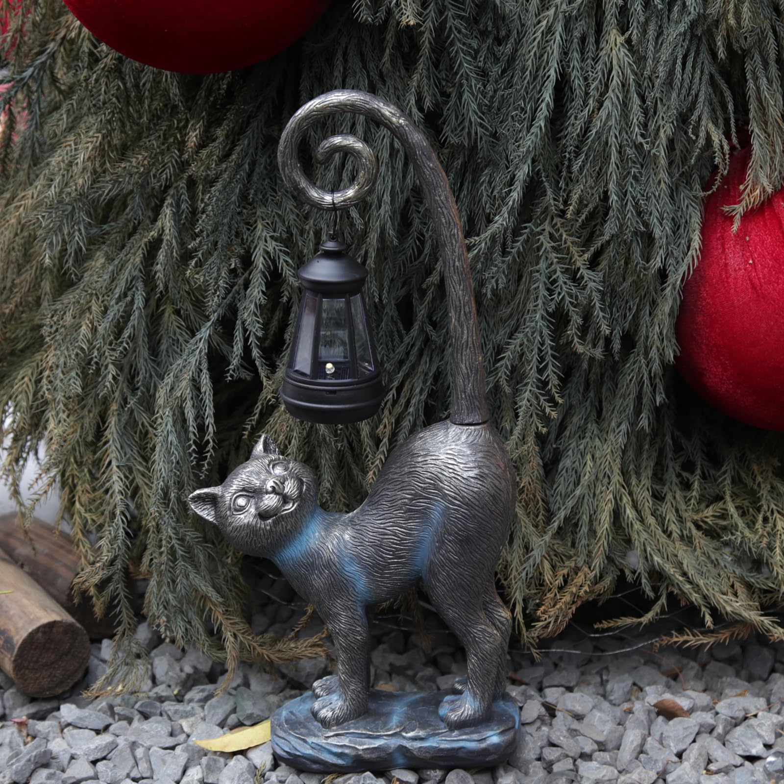 REYISO Outdoor Cat Statue in a yard