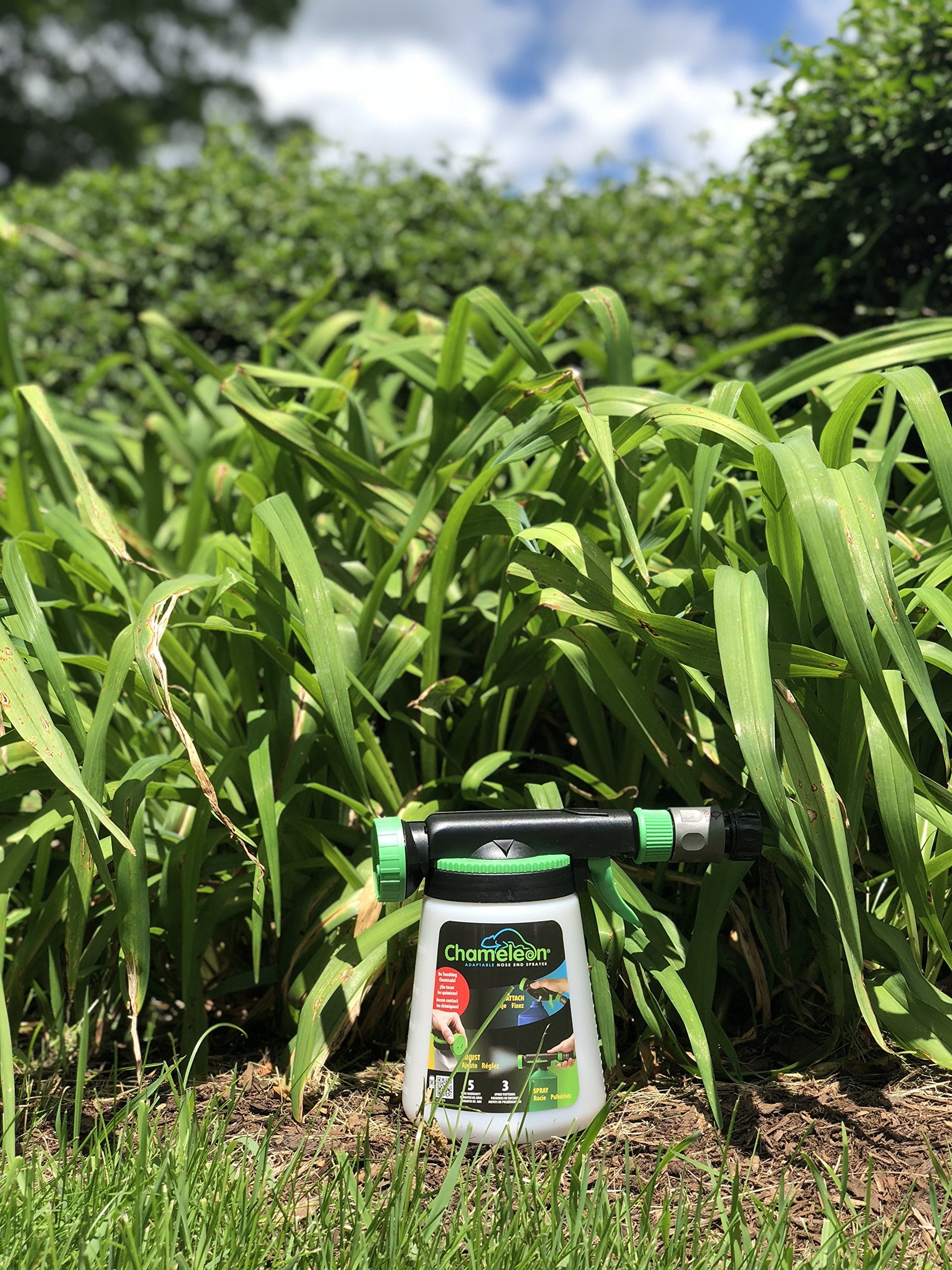 RL Flo-Master Chameleon Hose End Sprayer demonstrating stream spray pattern
