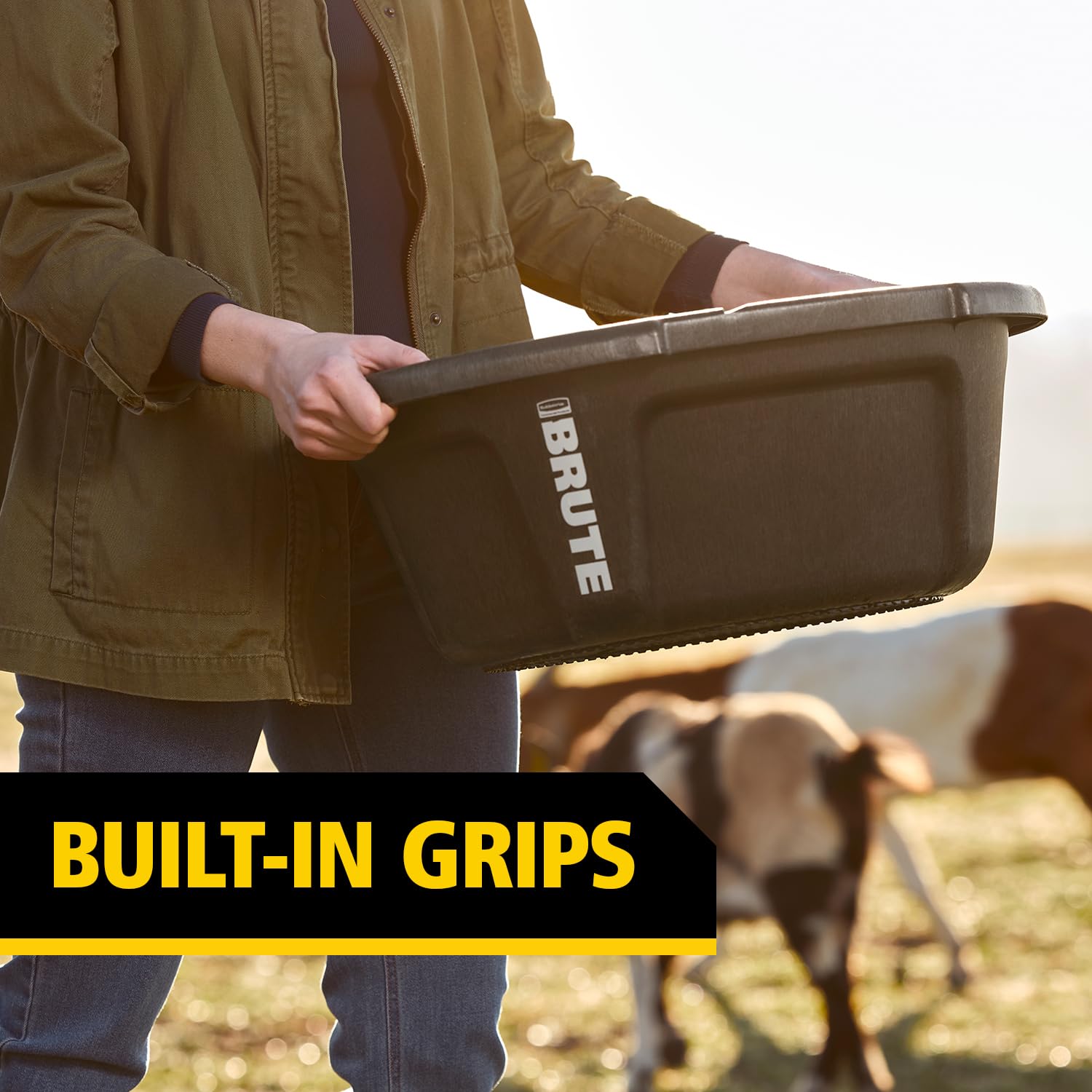 Rubbermaid Brute 6-Gallon Animal Pan Feeder built-in grips