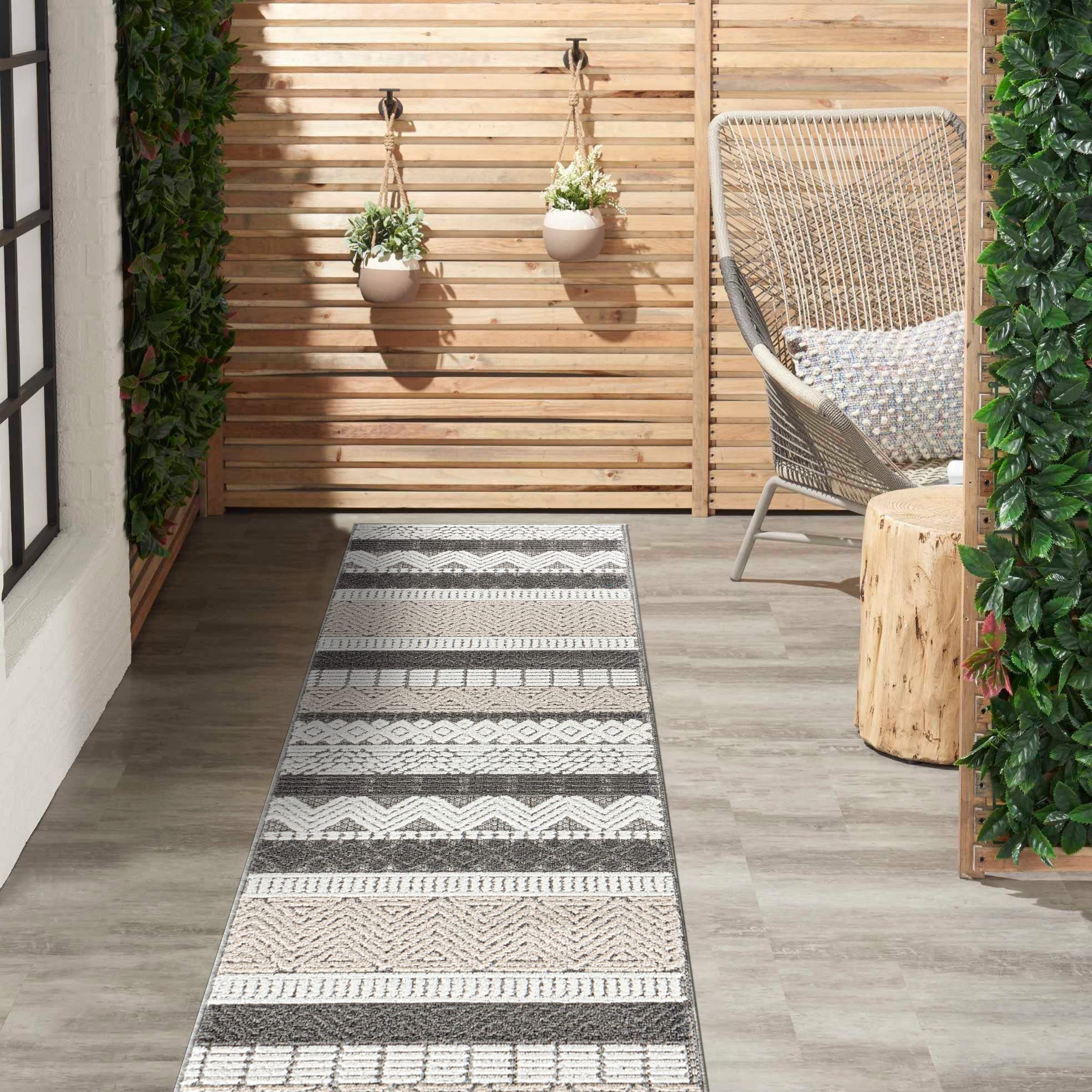 Rugshop Marbella rug packaging front view