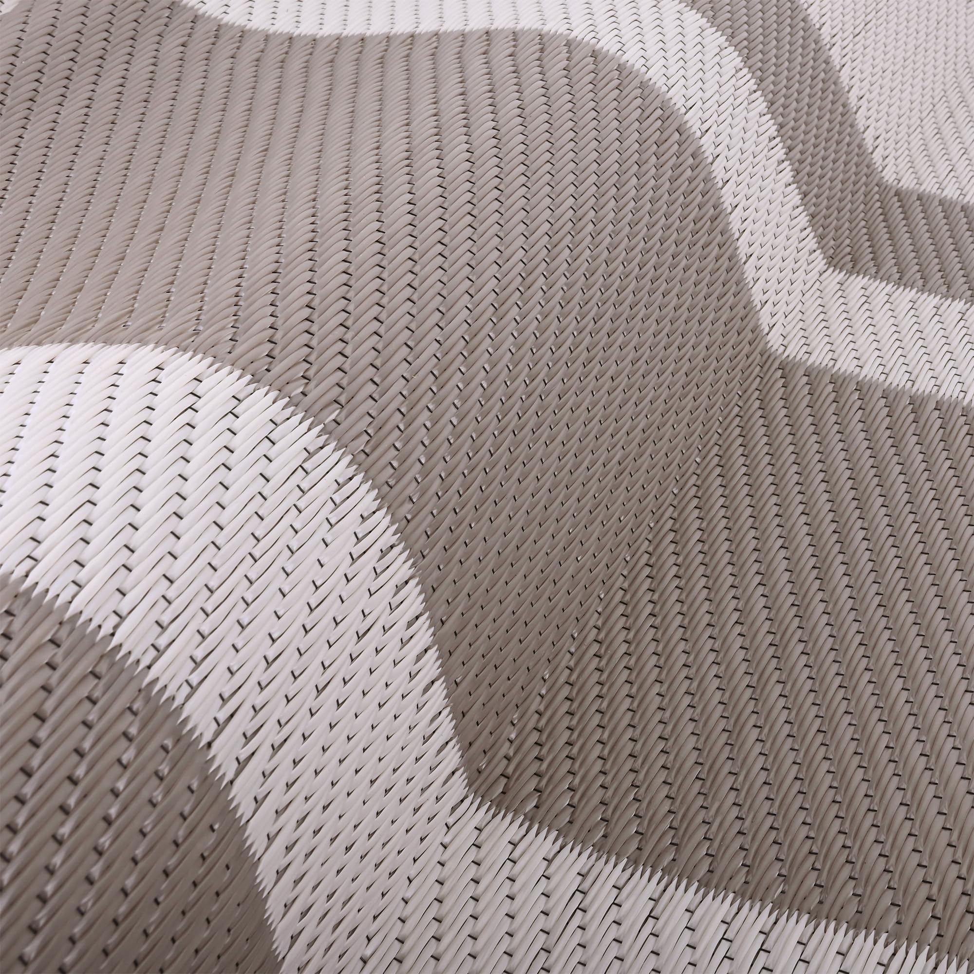 RURALITY Outdoor Rug 9x12 feet laying on grass