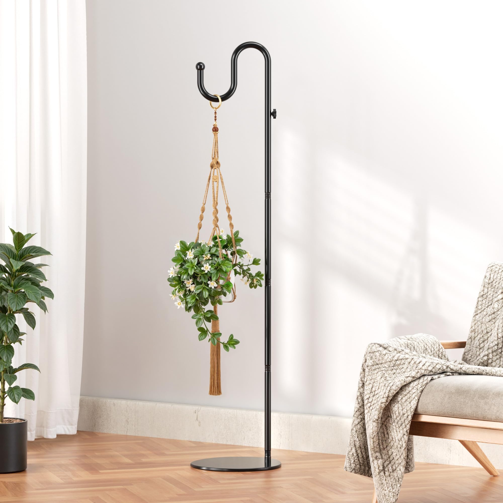 saffruff Shepherds Hook Stand showing the enlarged base