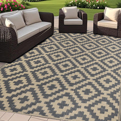 SAND MINE 4' x 6' reversible outdoor rug in grey tan lattice front view