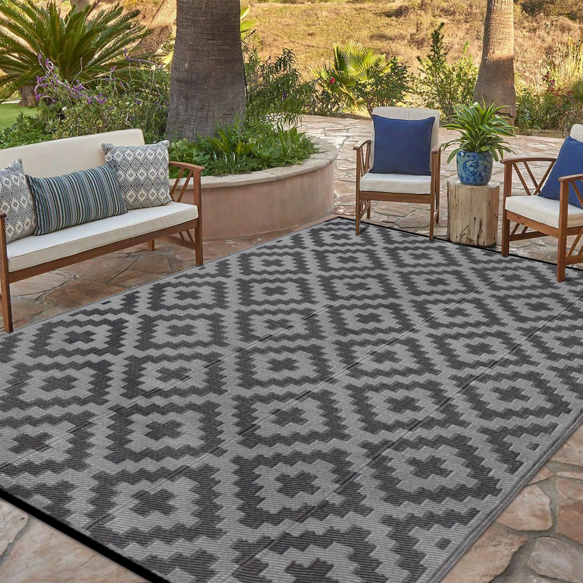 SAND MINE 6x9 ft Waterproof Outdoor Rug black grey lattice front view