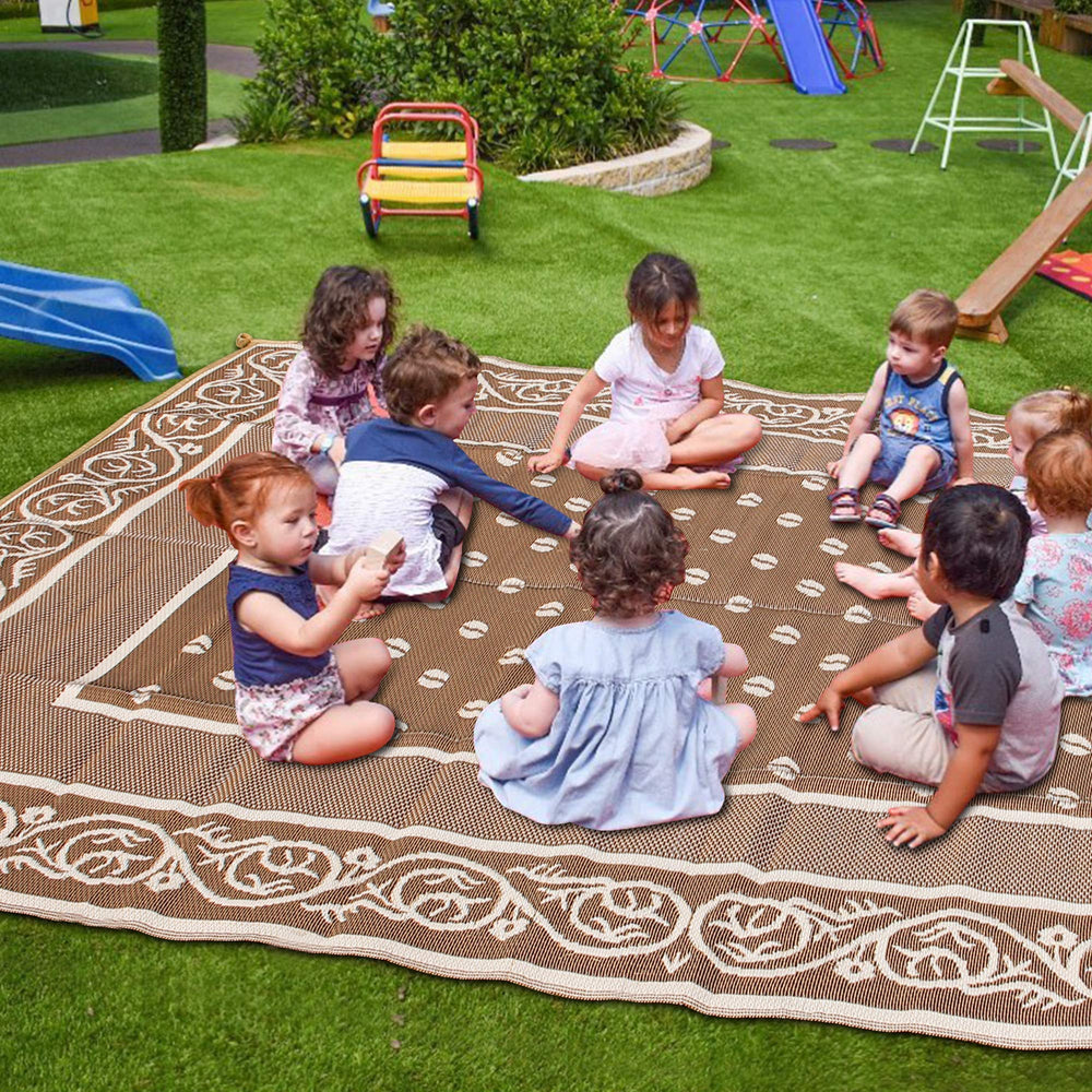 SAND MINE outdoor mat set up for a picnic