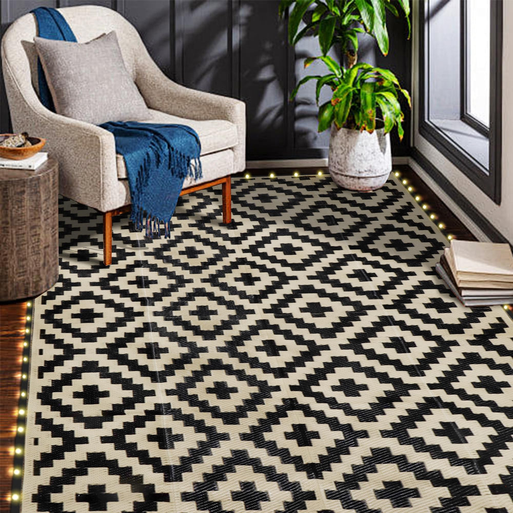 SAND MINE outdoor rug detail showing texture and edging