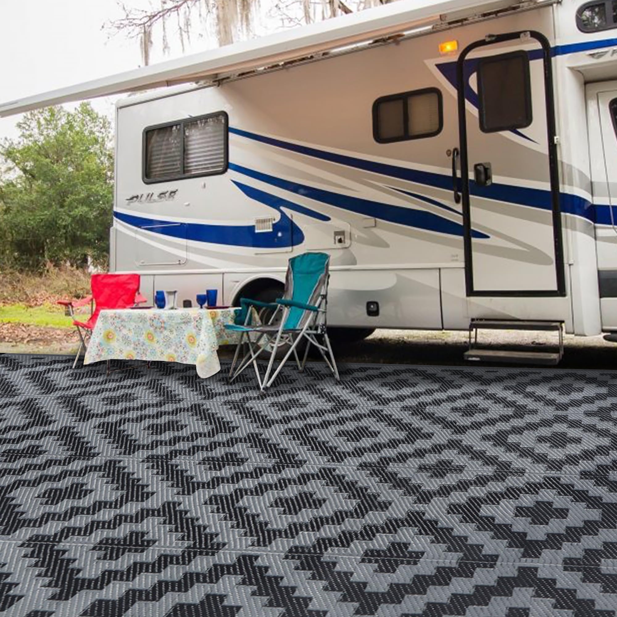 SAND MINE outdoor rug laid out at a picnic