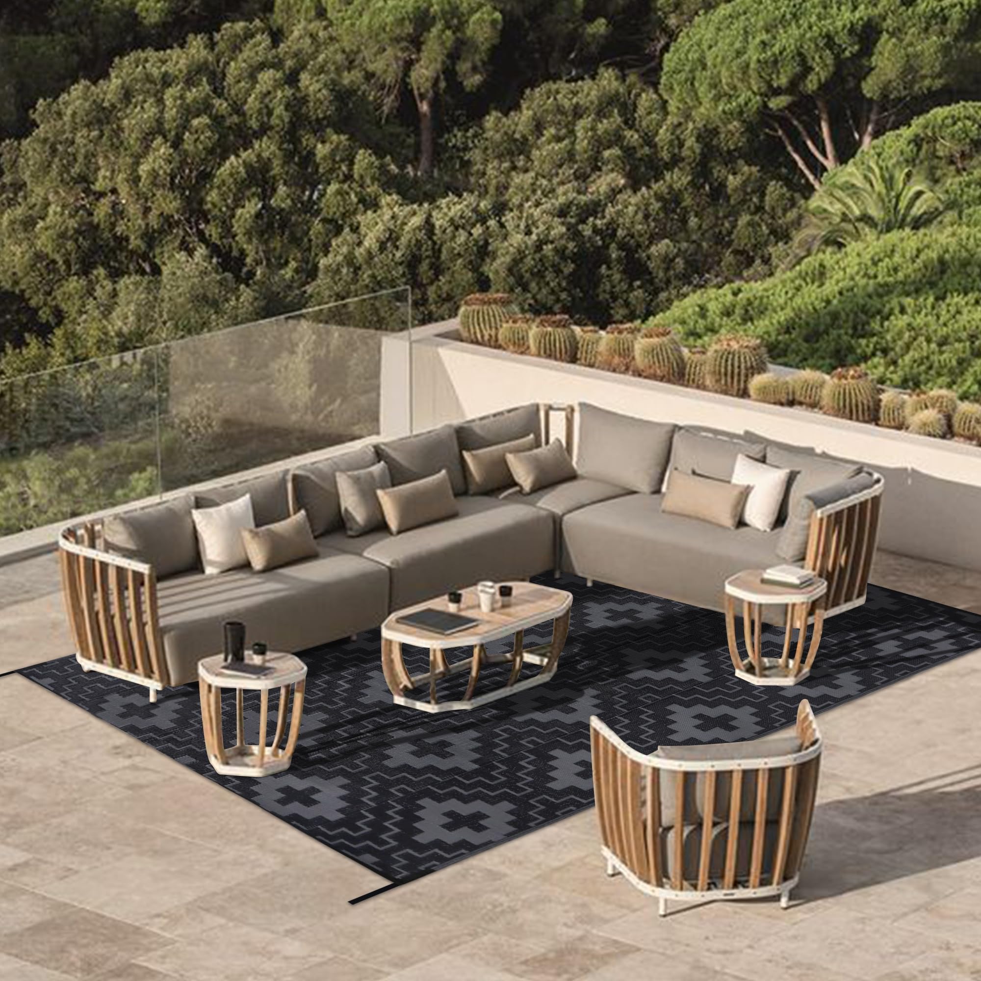 SAND MINE Outdoor Rug showcasing its waterproof feature