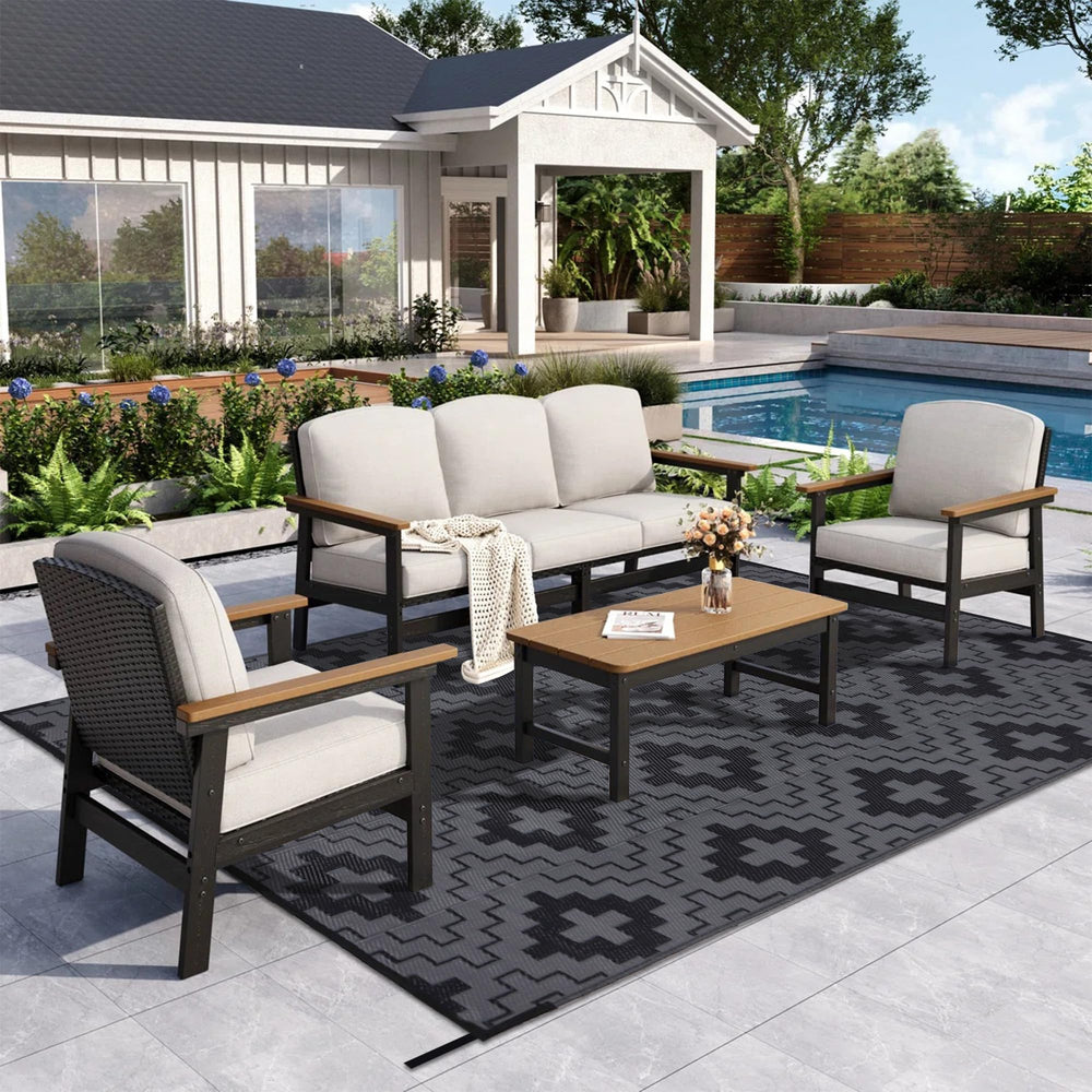 SAND MINE Outdoor Rug used at a picnic setting