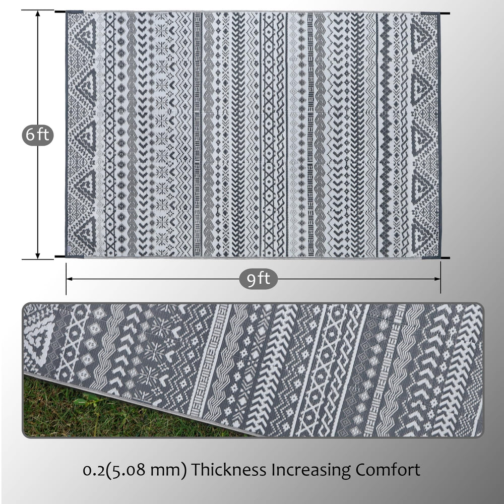 SAND MINE Reversible Mat 6' x 9' grey and white with outdoor furniture