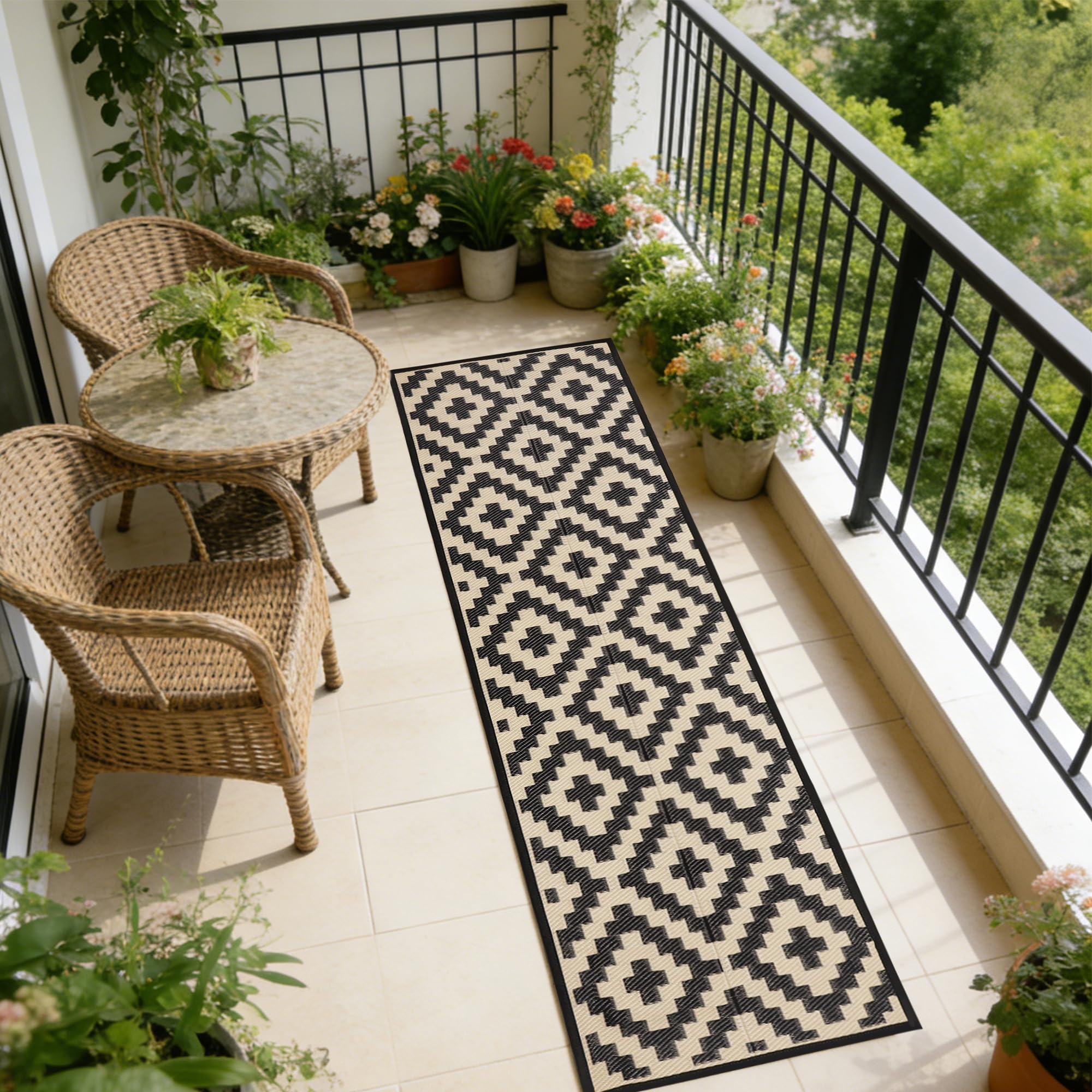 SAND MINE Reversible Outdoor Rug displaying reverse pattern