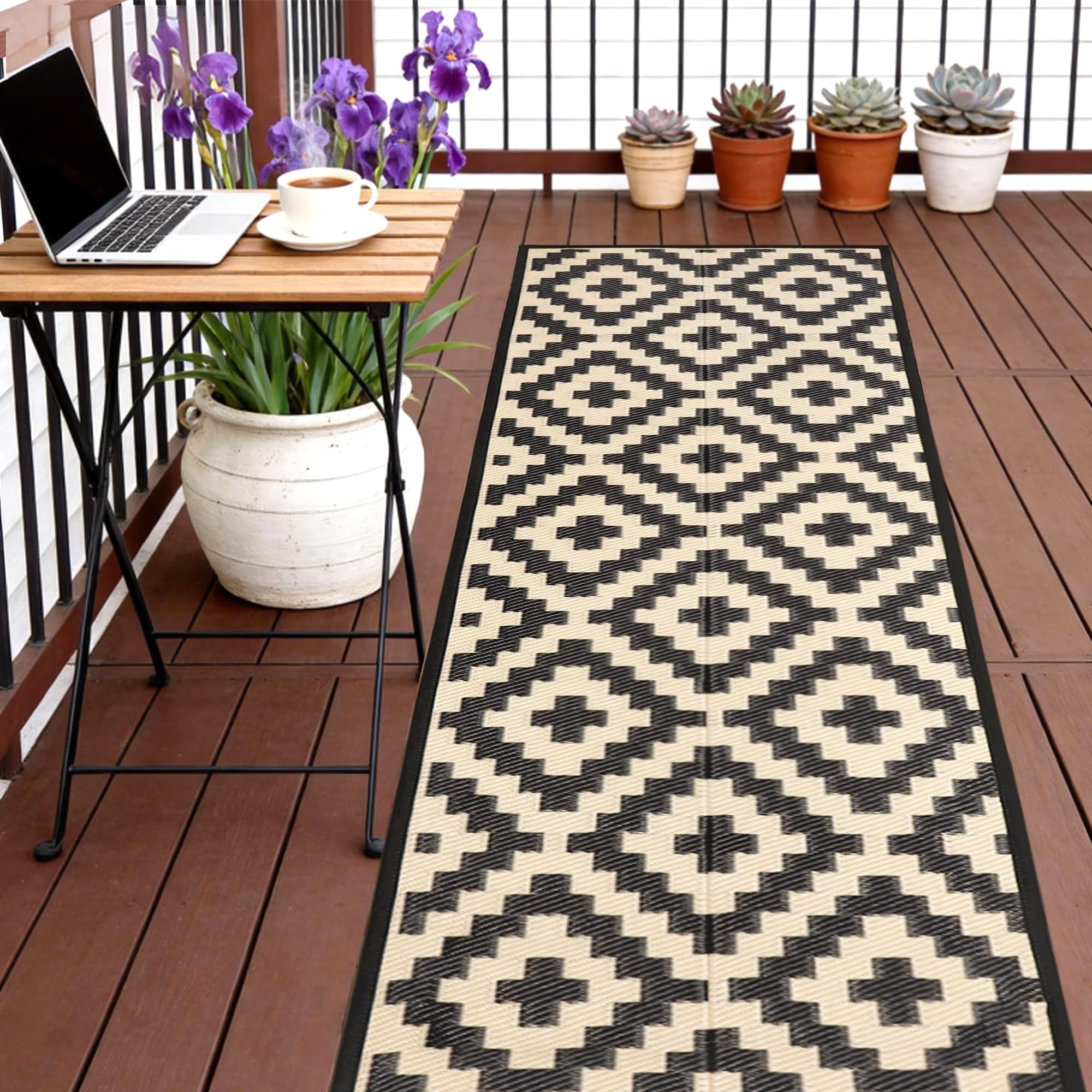 SAND MINE Reversible Outdoor Rug front view, black and beige lattice design