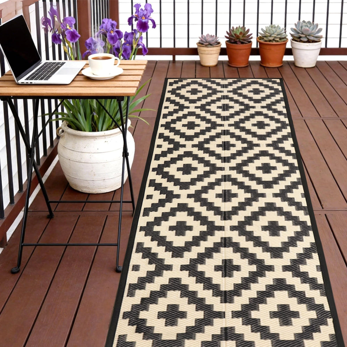 SAND MINE Reversible Outdoor Rug front view, black and beige lattice design