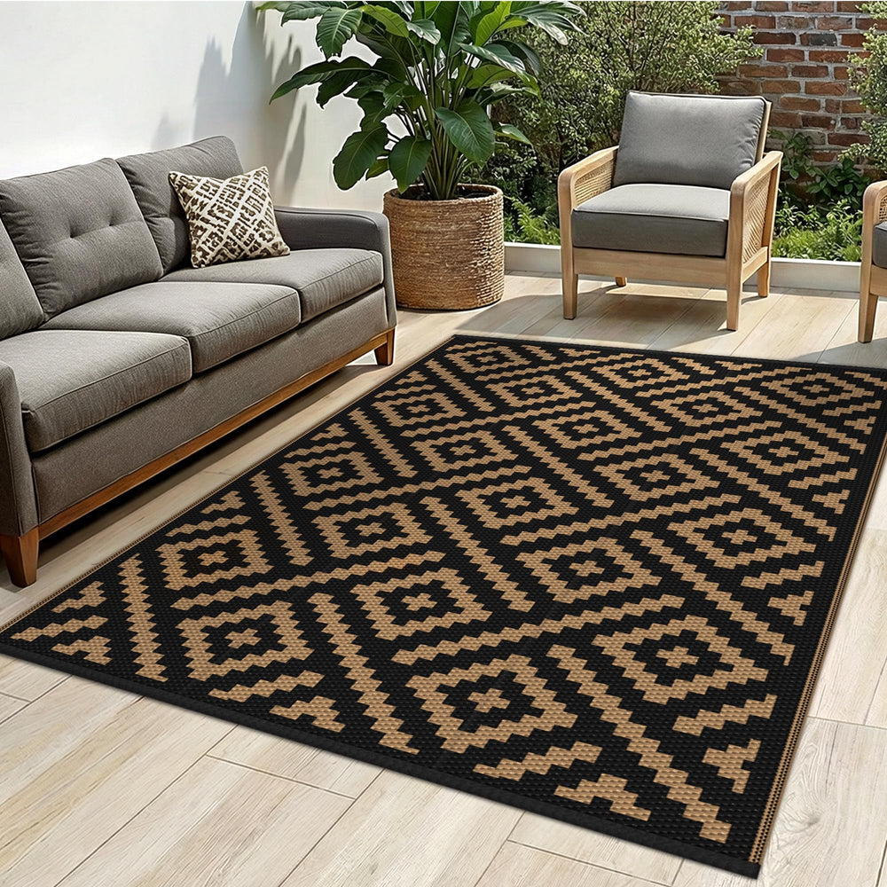 sarben Outdoor Rug 4'x6' black and brown front view