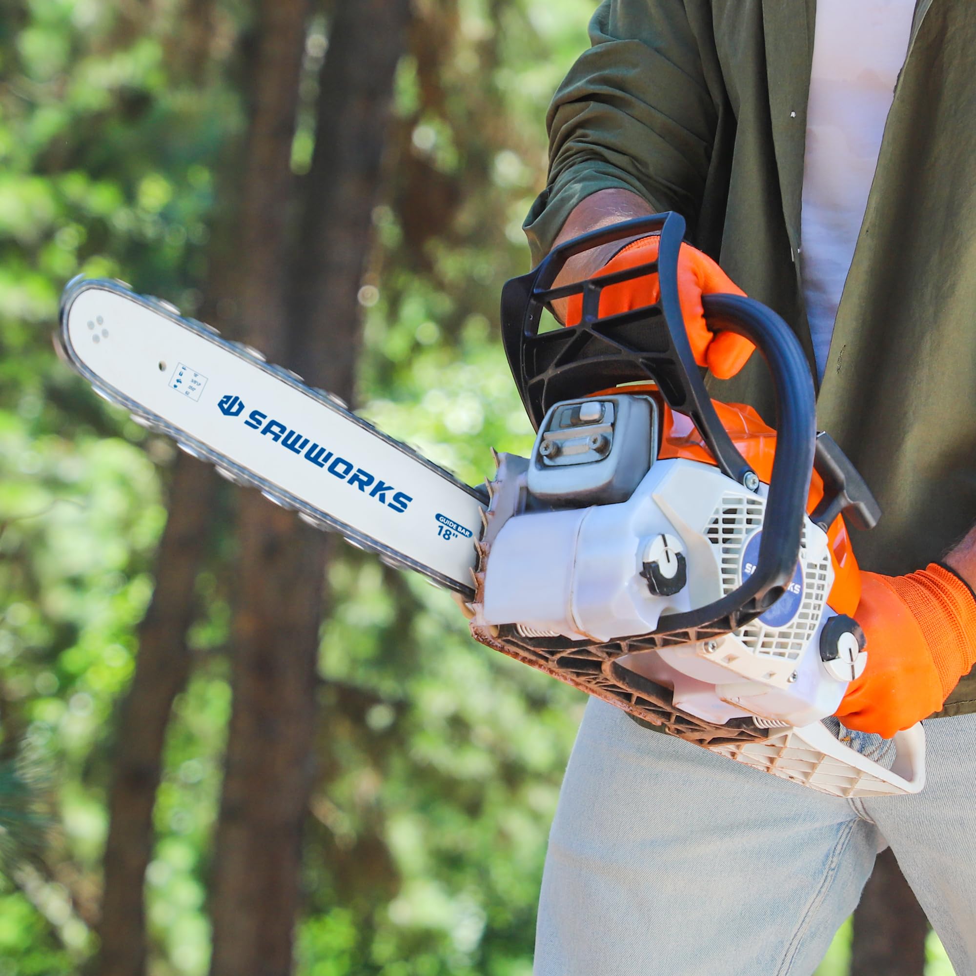 SawWorks chainsaw chain on cutting wood