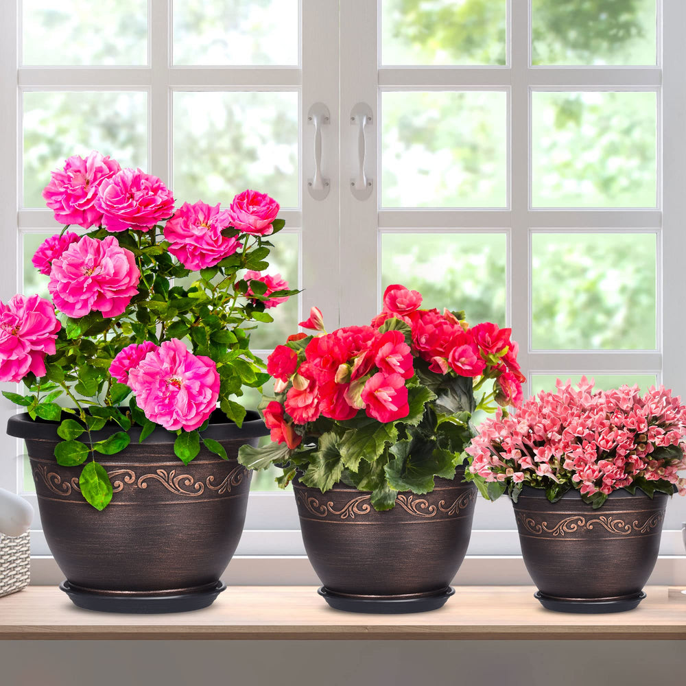 Side view of Pottiffe 8 Inch planter with plants