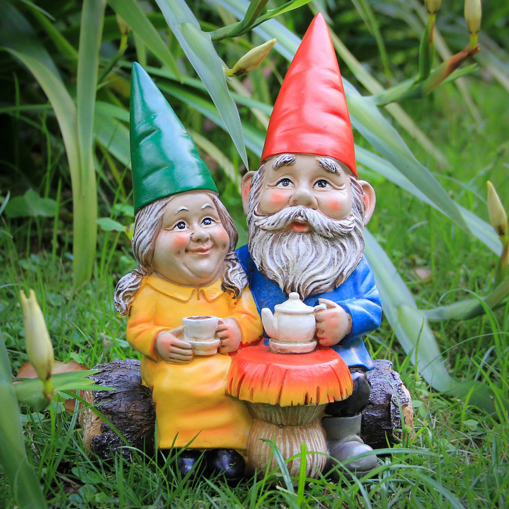 Side view of Smadeer Garden Gnome Statue