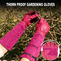 SLARMOR Gardening Gloves demonstrating touch screen feature