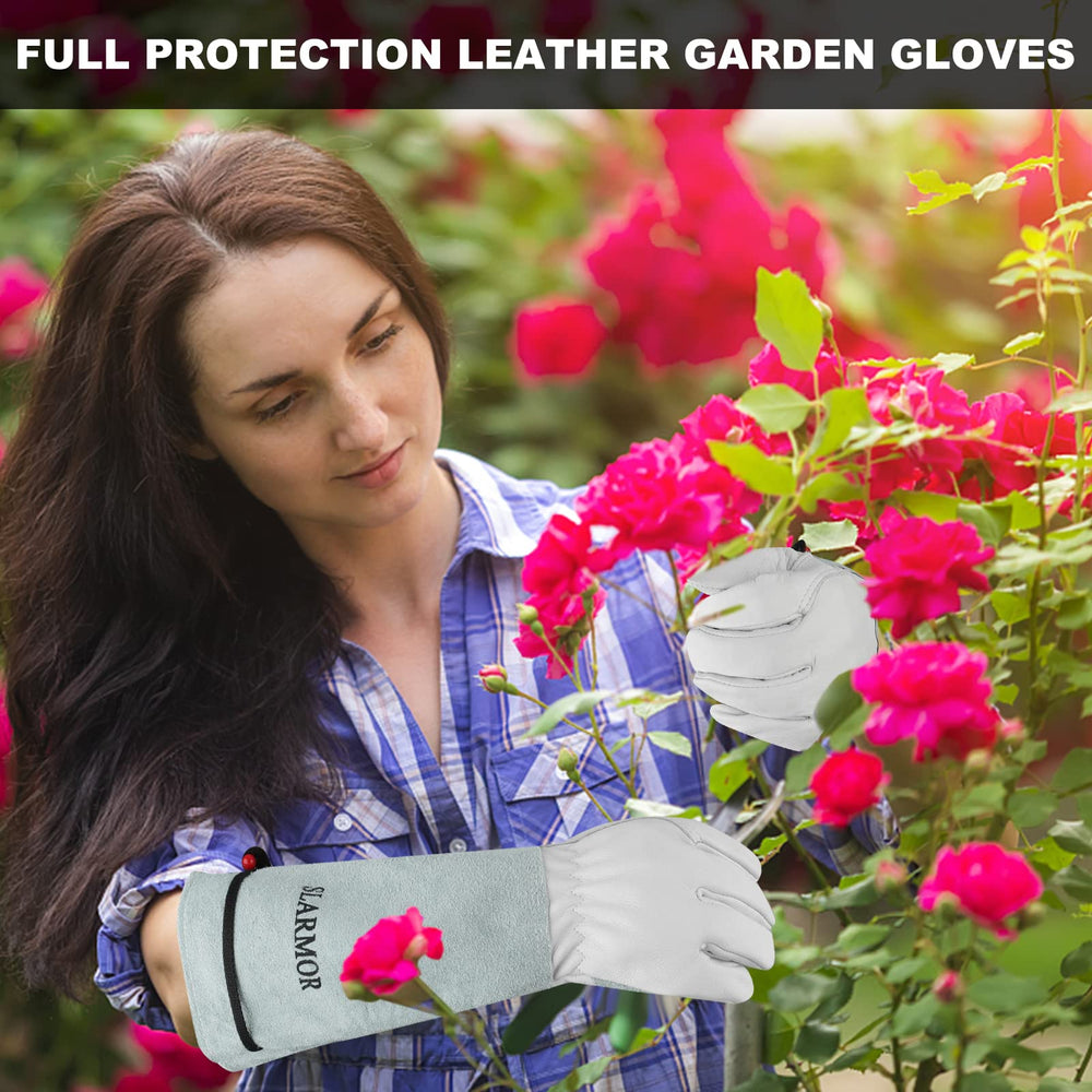 SLARMOR gloves demonstrating flexible keystone thumb design