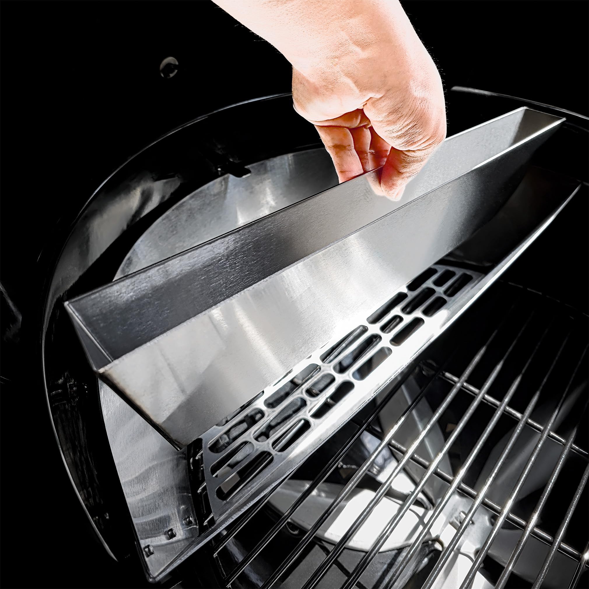 Slow 'N Sear installed in 22-inch Weber Kettle