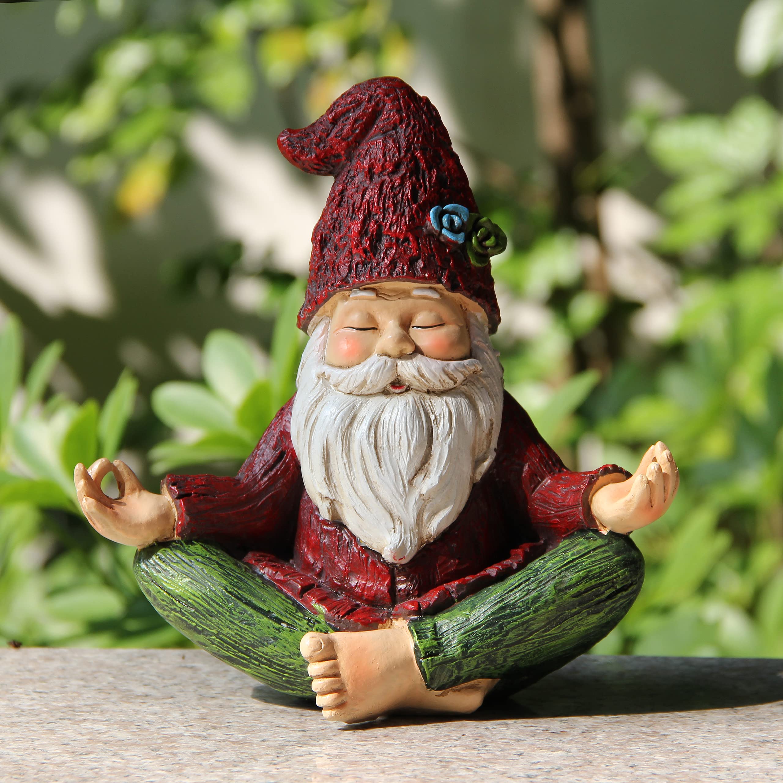 Smadeer Garden Yoga Gnome Statue in yoga pose with solar lights