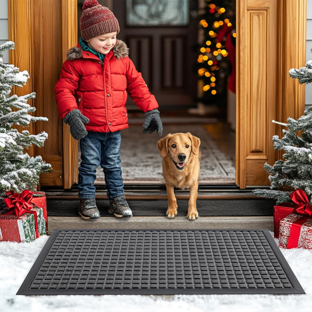 Smiry doormat displayed with other outdoor décor