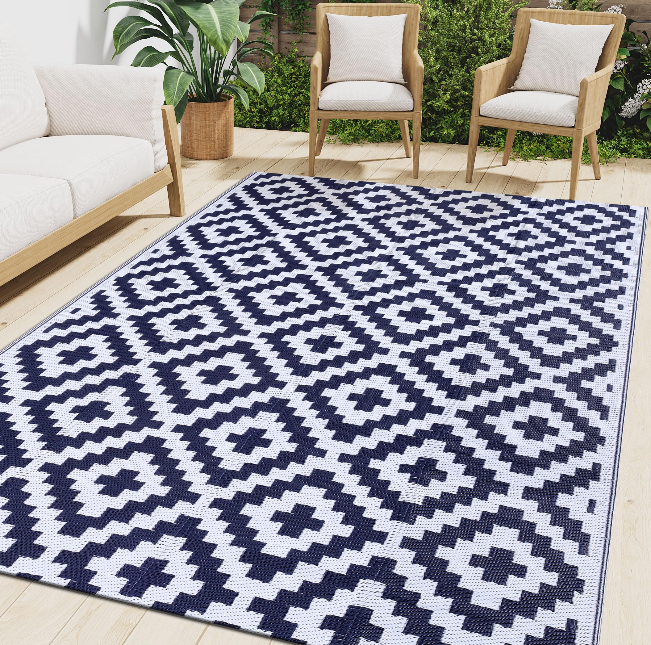 Smiry Outdoor Rug 4x6 ft white and navy geometric pattern front view