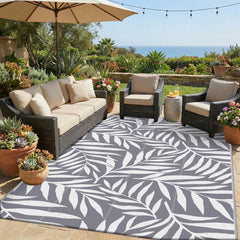 Smiry Outdoor Rug 5x8 ft Grey & White front view