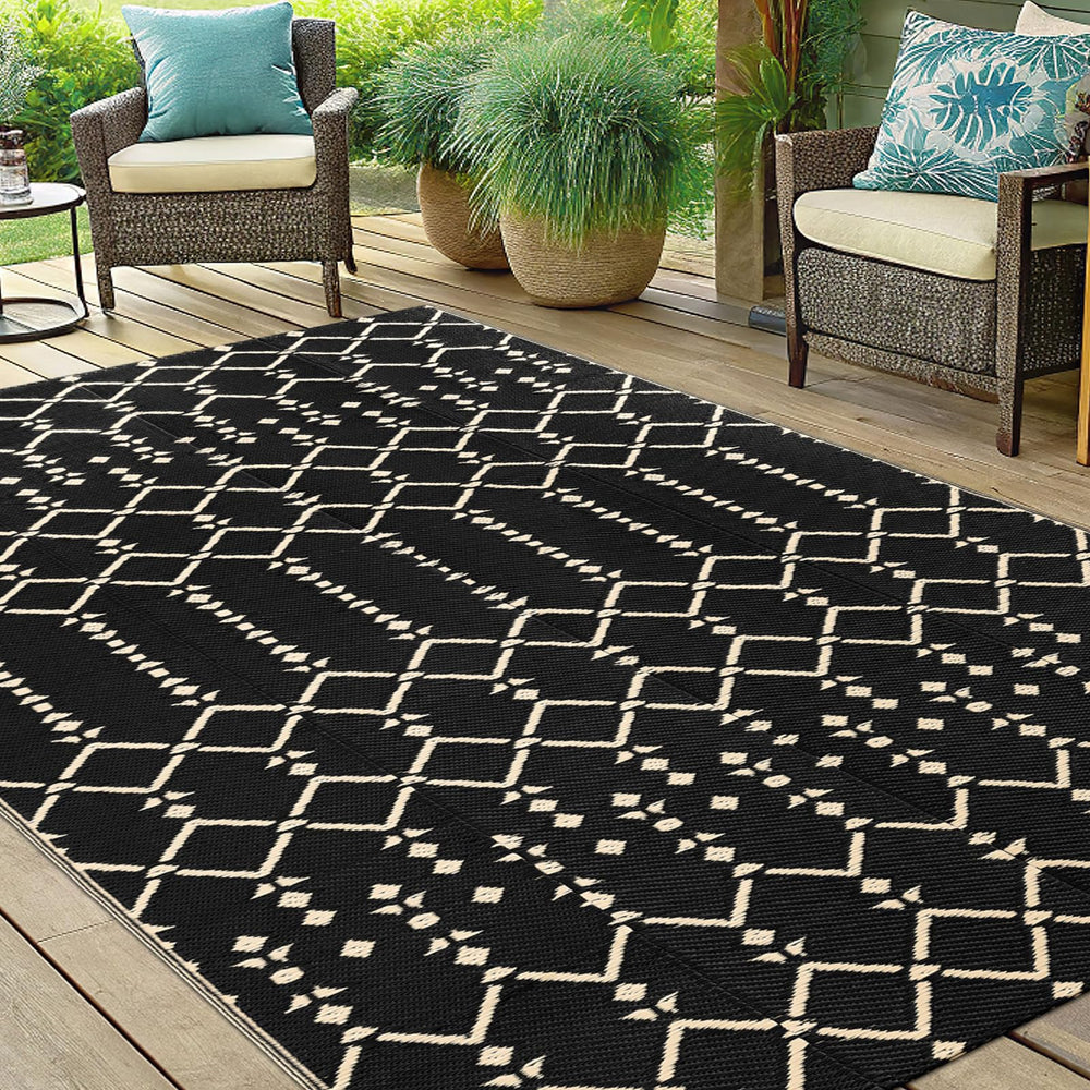 Smiry Outdoor Rug 5x8 ft on a beach