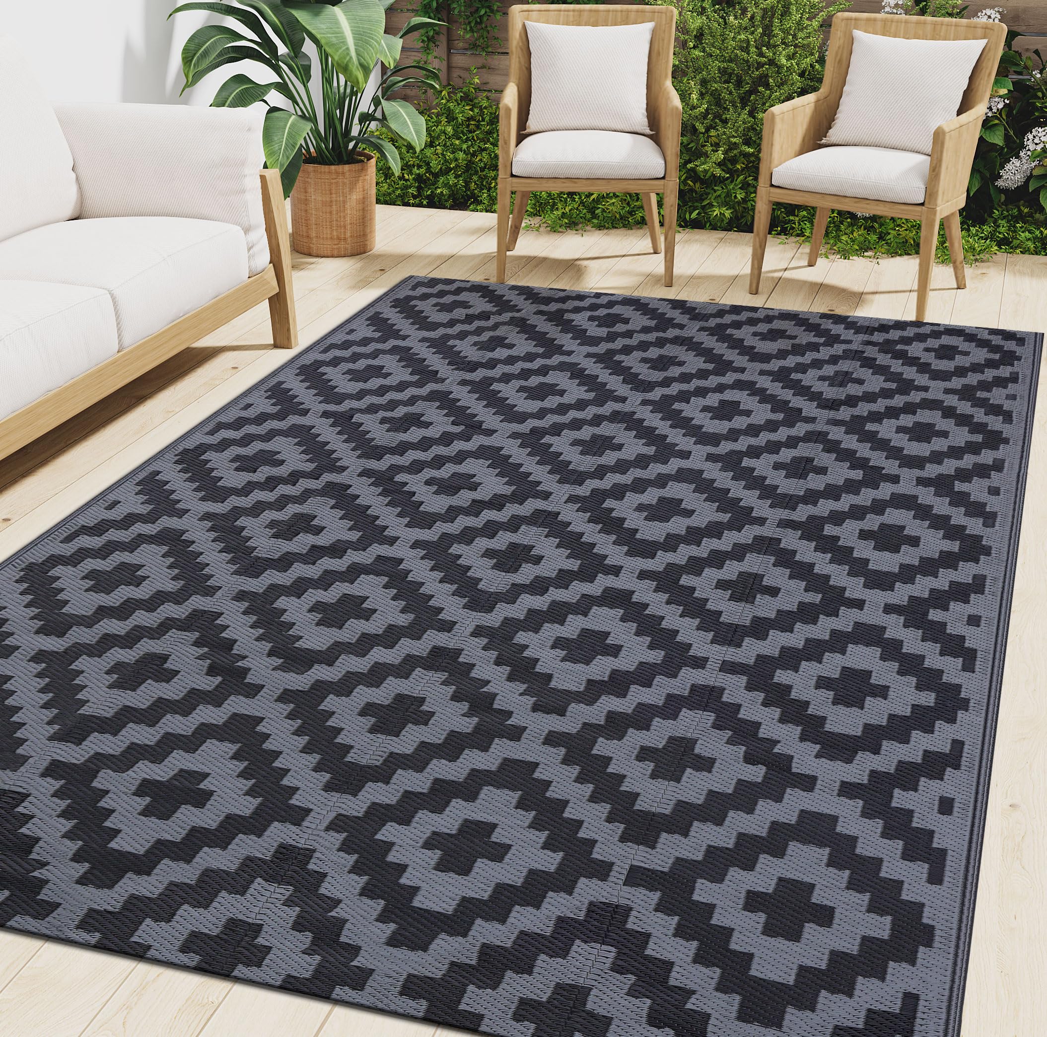 Smiry Outdoor Rug 8x10 ft black and grey geometric pattern