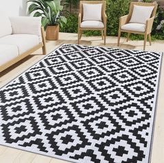 Smiry Outdoor Rug 8x10 ft black and white geometric pattern front view
