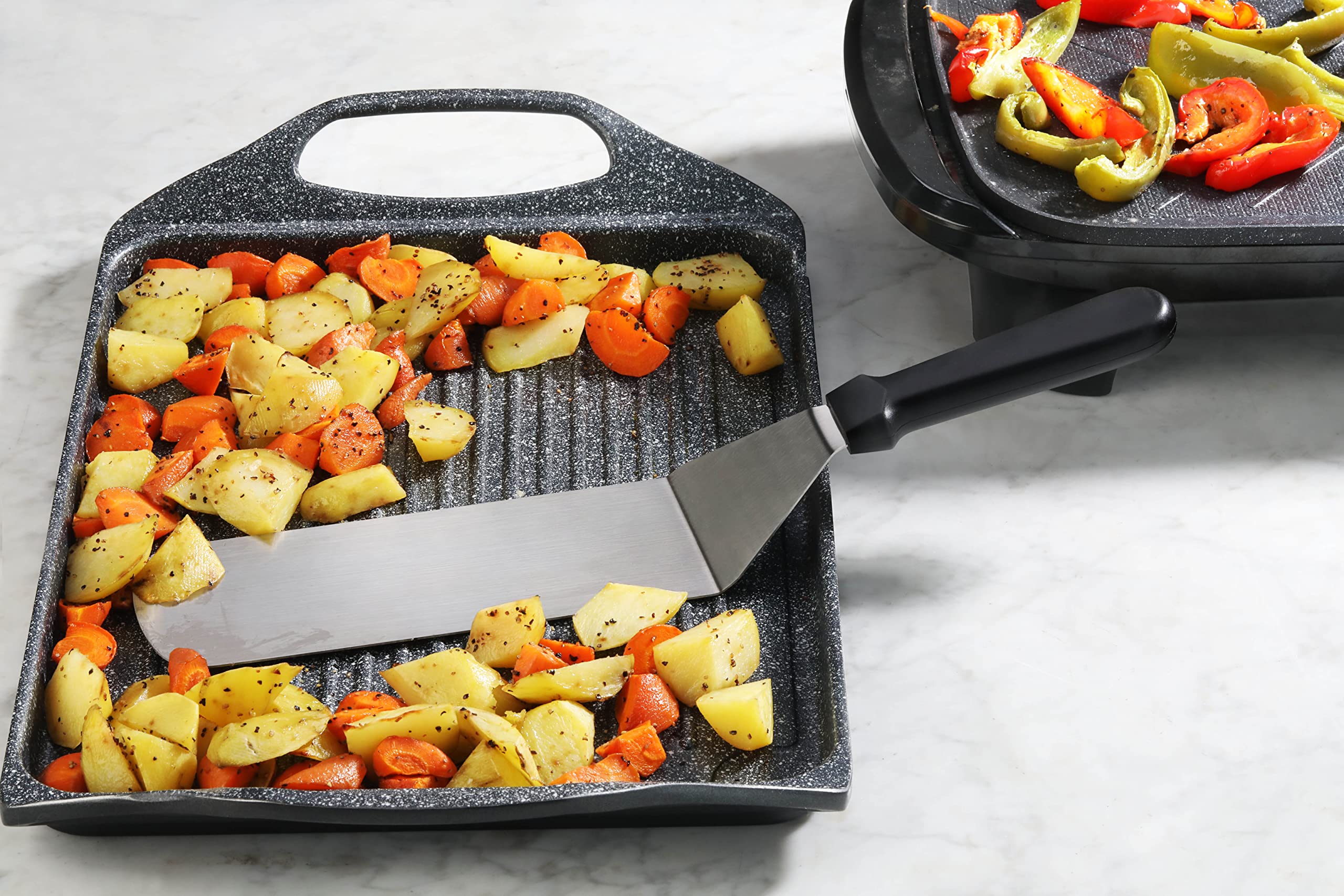 Solid Blade Design of New Star Foodservice Grill Turner