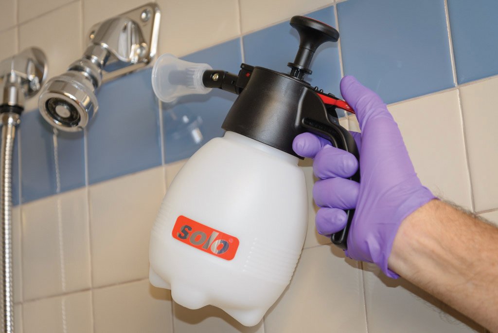 SOLO sprayer instruction guide and packaging
