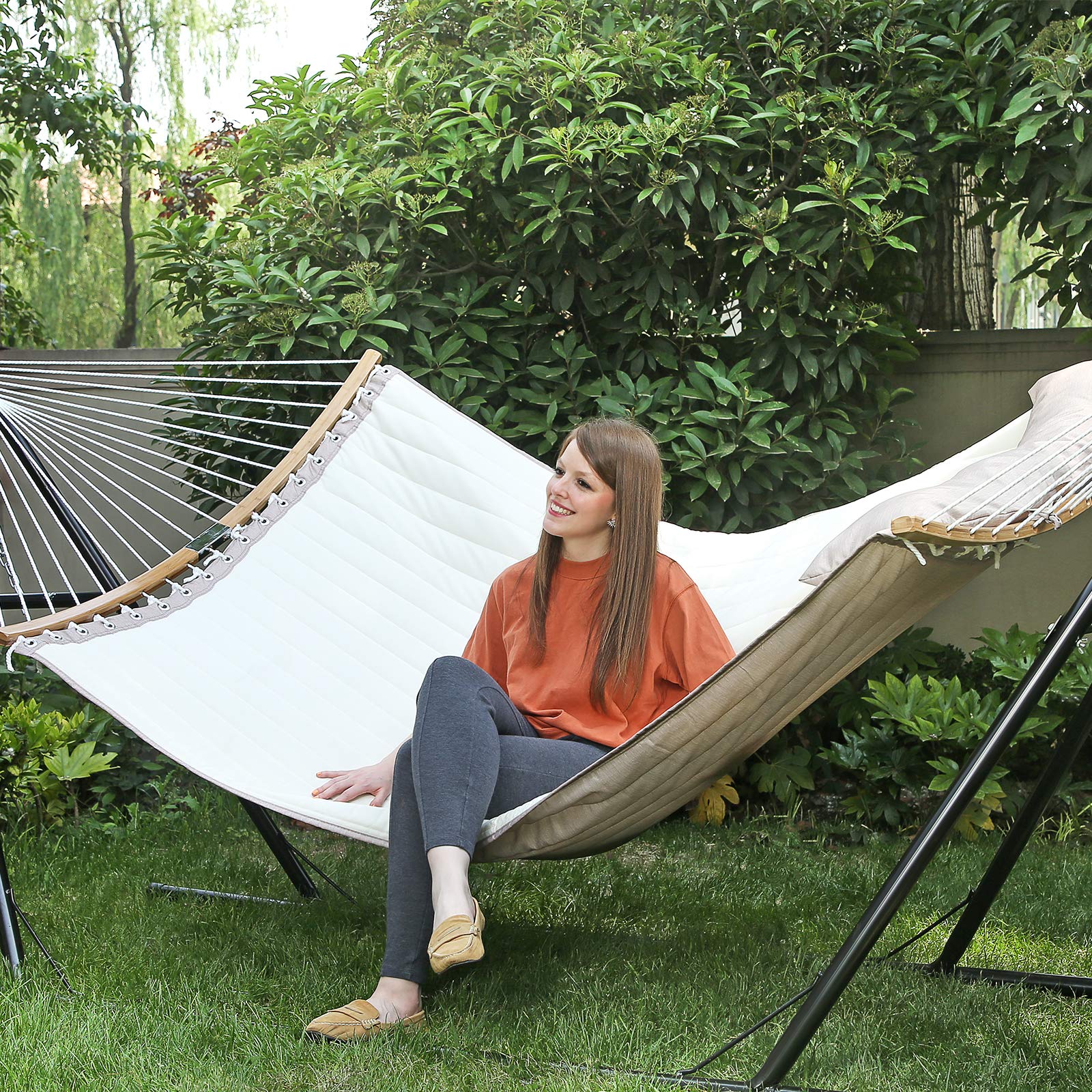 SONGMICS Quilted Double Hammock folded for storage