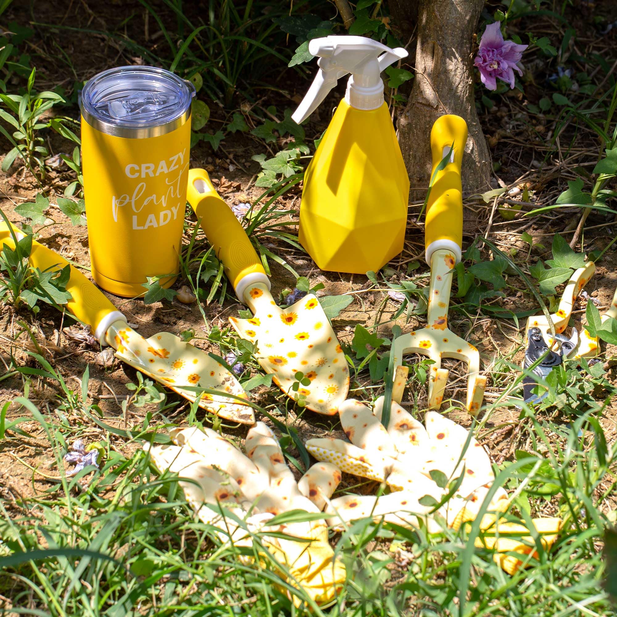 Spray bottle from LZPTYYSN gardening tool set