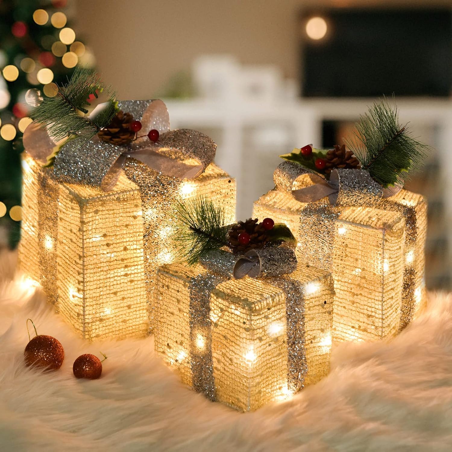 SPRKLINLIN set of 3 lighted gift boxes in gold burlap front view