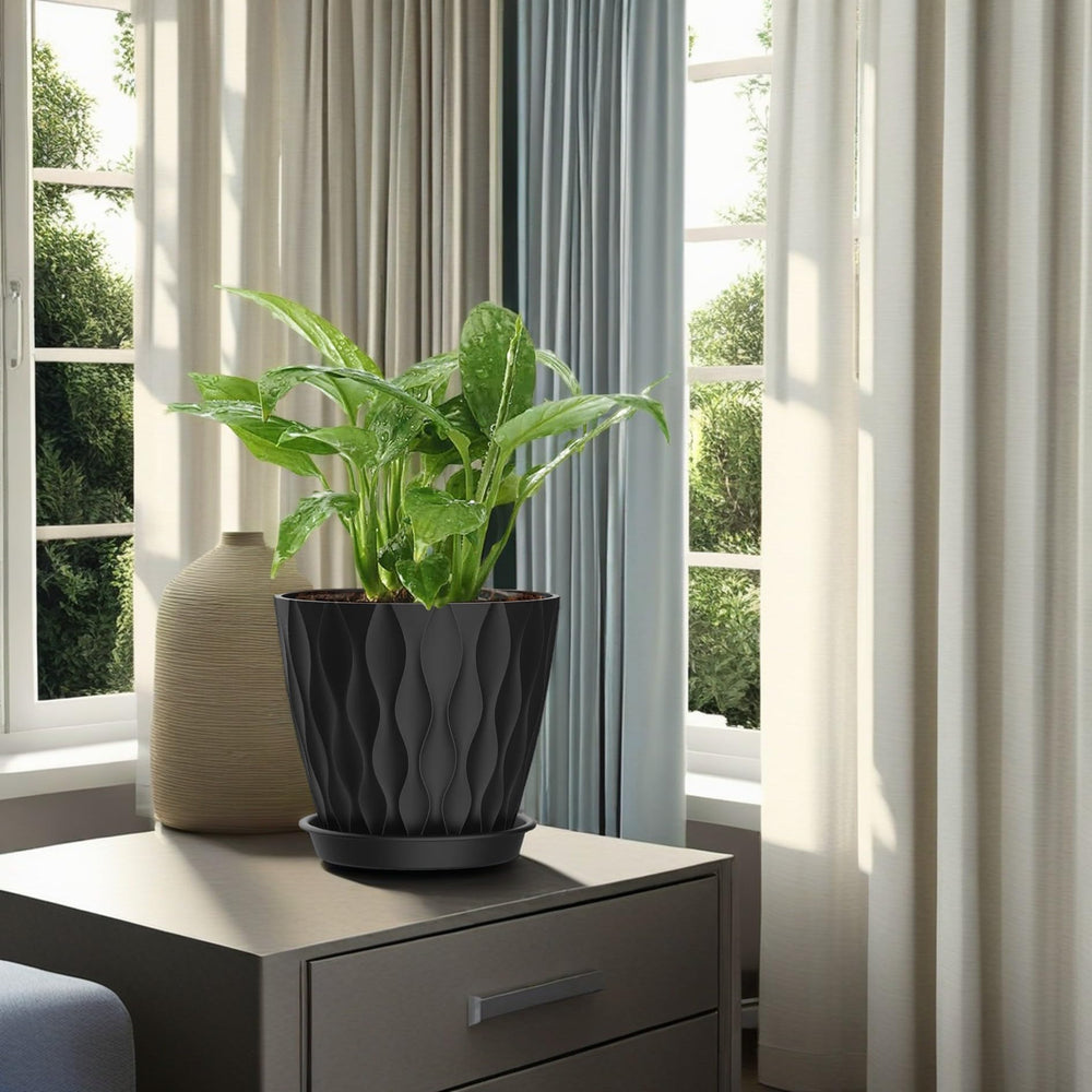 SQKH 6 Inch Indoor Plant Pots in garden setting