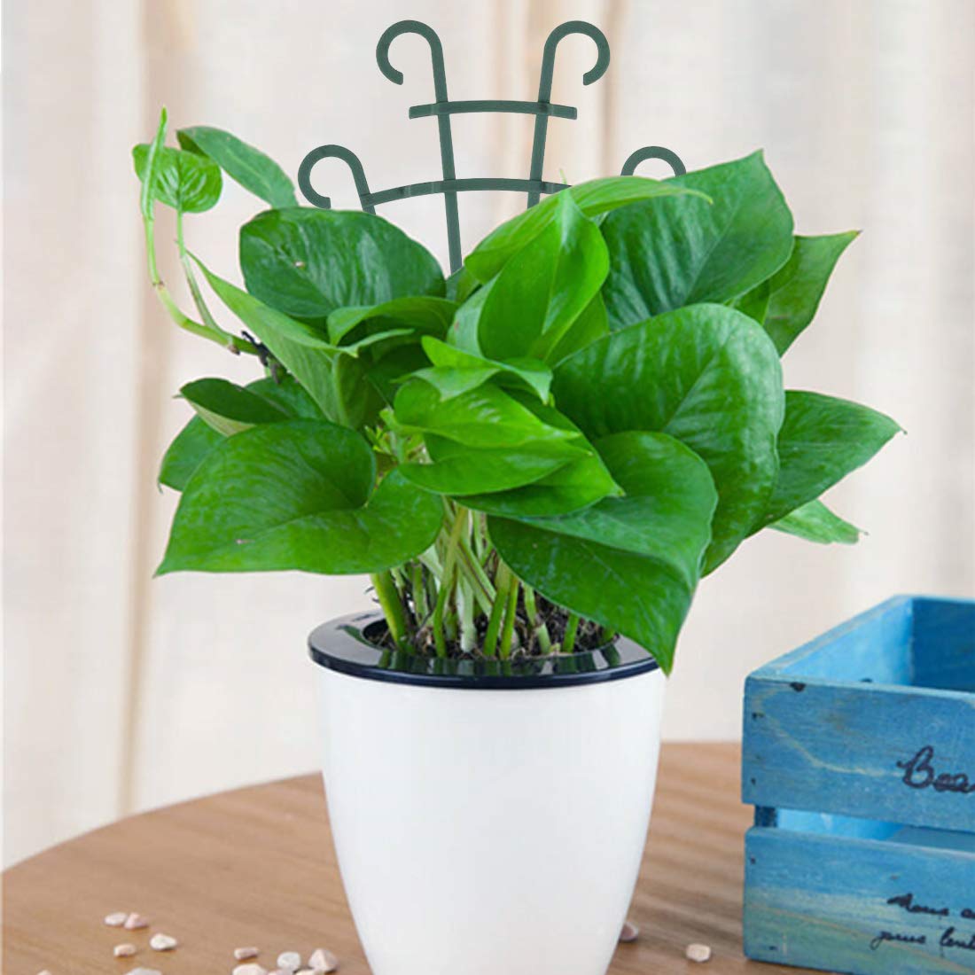 Stackable design of UWIOFF trellis for potted plants