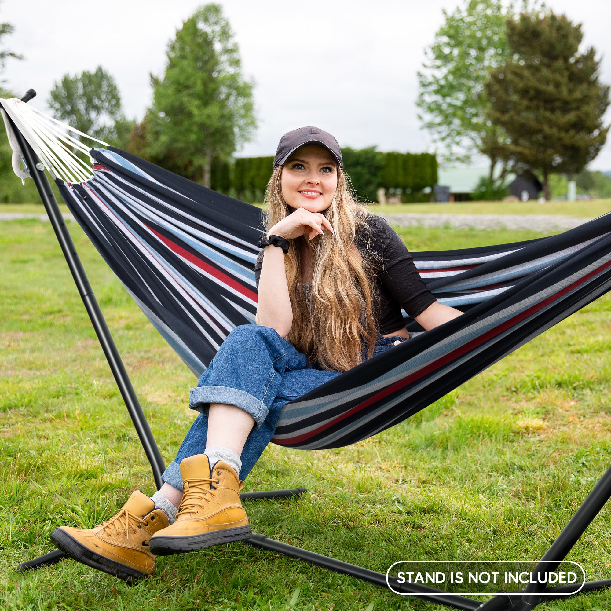SUNCREAT hammock showcasing the eco-friendly poly-cotton fabric