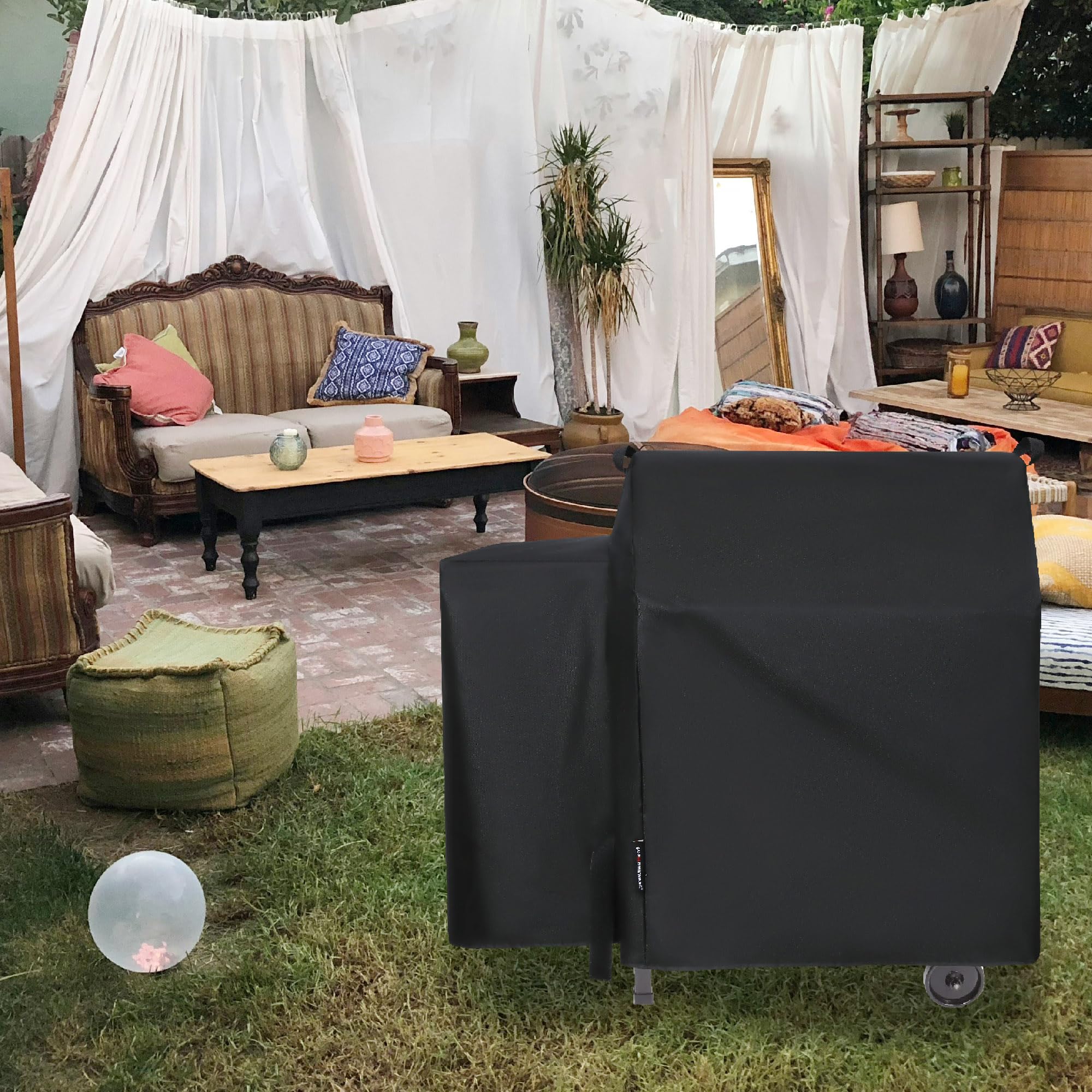 Suphomeware Grill Cover for Traeger 20 Series, easy cleaning demonstration