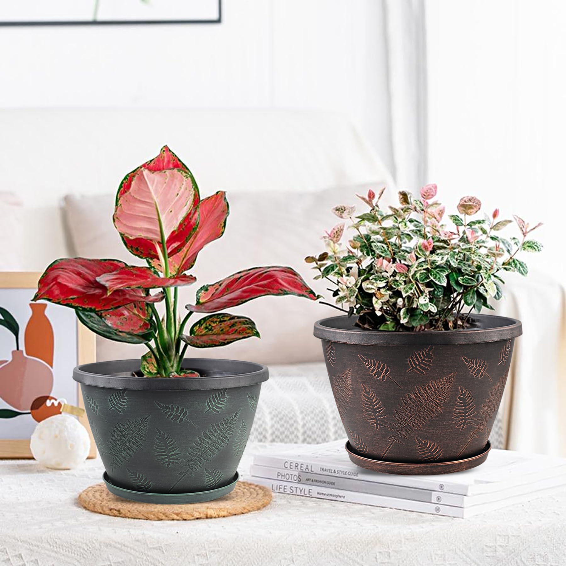 Svxtoby 11-inch plant pot with succulent plant